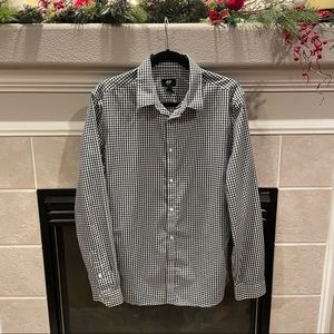 H&M Men's Blue and White Checkered Long Sleeve Button Up Slim Fit Shirt. Size: L